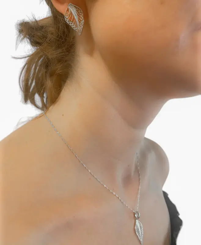 Juego aros y colgante hojas